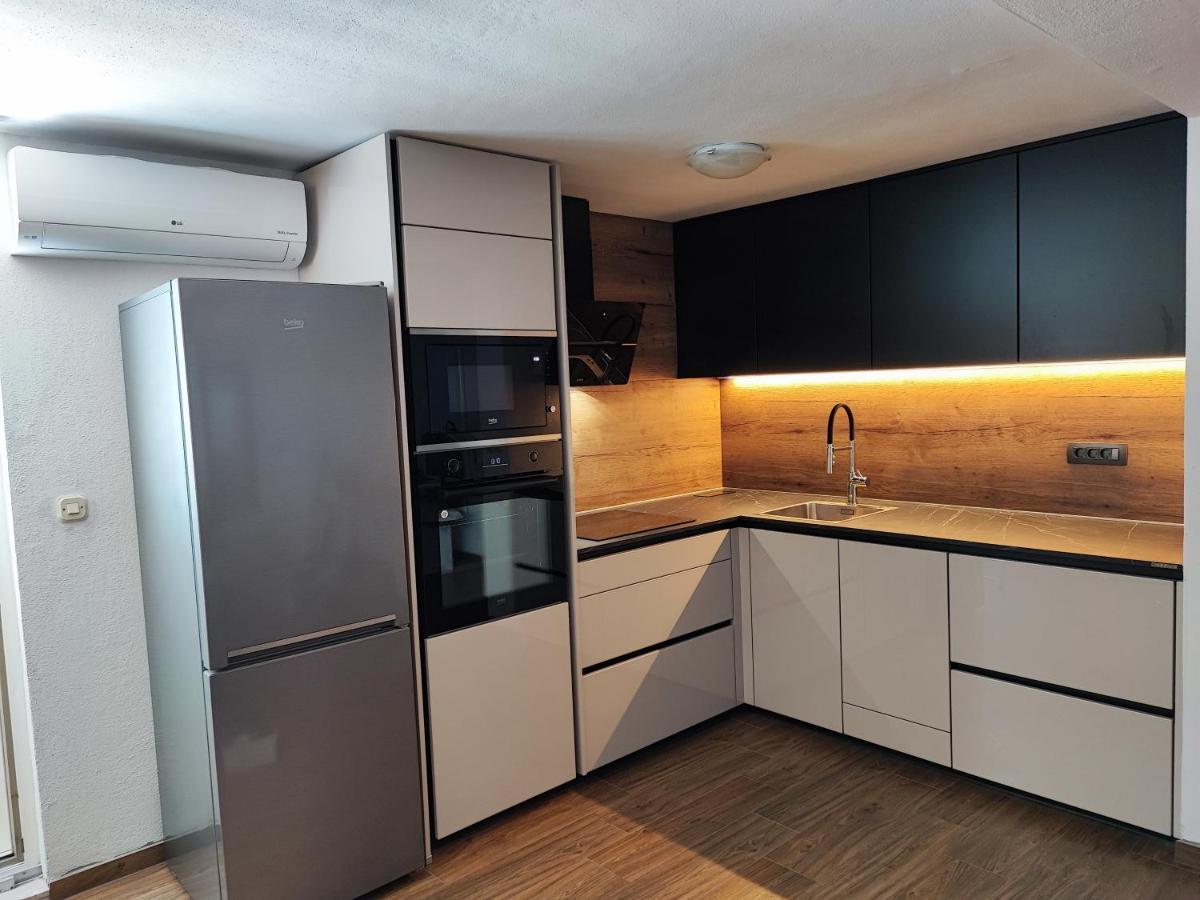 Apartment With Sea View Башка-Вода Экстерьер фото